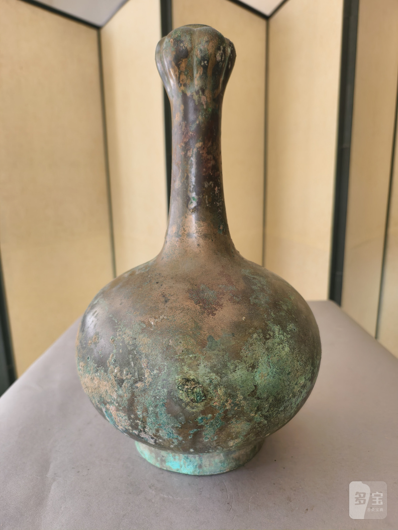 A bronze "garlic head" bottle vase - 图12